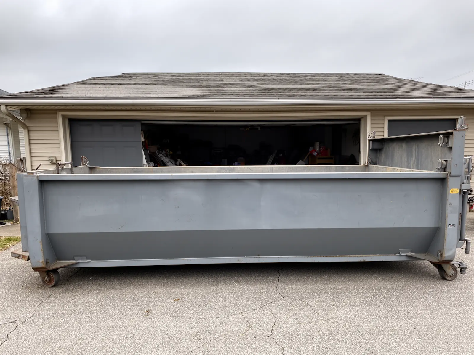Roll-off dumpster from Stone Gate Dumpster Rental in Cambridge, OH